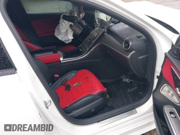 ✅ 2023 Mercedes-Benz C 300 • VIN: W1KAF4HB6PR151260 • Lot: 42252938. Wystawiony na IAAI z przebiegiem Nie podano. Bezpłatny archiwum sprzedaży aukcyjnych z USA i szczegółowy raport historii pojazdu na DreamBid. Zdjęcie 5.