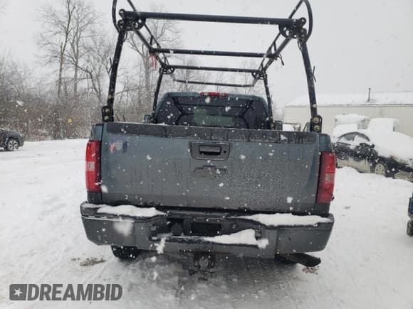 ✅ 2007 Chevrolet Silverado 2500HD Work Truck • VIN: 1GCHK29K27E599610 • Лот: 87876125. Опубликован ранее на Copart с пробегом 186 071 миль. Бесплатный доступ к архиву аукционных продаж из США и подробный отчёт об истории автомобиля на DreamBid. Изображение 6.