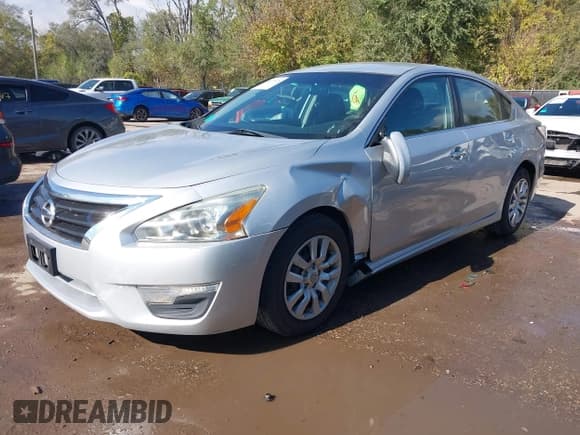 ✅ 2014 Nissan Altima SL • VIN: 1N4AL3AP8EC413188 • Lot: 43573828. Listed on IAAI with 206,640 mi. Free auction sales archive from the USA and detailed vehicle history report at DreamBid. Image 17.