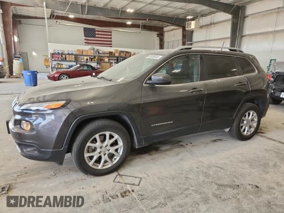 ✅ 2016 Jeep Cherokee Latitude • VIN: 1C4PJMCB3GW148909 • Lot: 92486445. Listed on Copart with 117,134 mi. Free auction sales archive from the USA and detailed vehicle history report at DreamBid. Image 1.