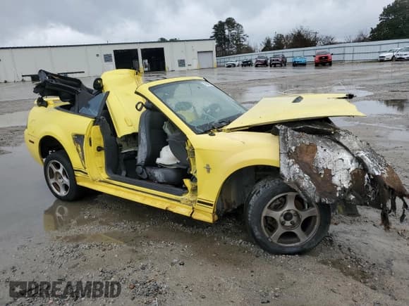 ✅ 2001 Ford Mustang Deluxe • VIN: 1FAFP44401F219135 • Lot: 66197355. Wystawiony na Copart z przebiegiem Nie podano. Bezpłatny archiwum sprzedaży aukcyjnych z USA i szczegółowy raport historii pojazdu na DreamBid. Zdjęcie 4.