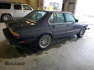 ✅ 1985 BMW 5 Series • VIN: WBADC7408F0652673 • Lot: 72024374. Wystawiony na Copart z przebiegiem 243 956 mil. Bezpłatny archiwum sprzedaży aukcyjnych z USA i szczegółowy raport historii pojazdu na DreamBid. Zdjęcie 3.
