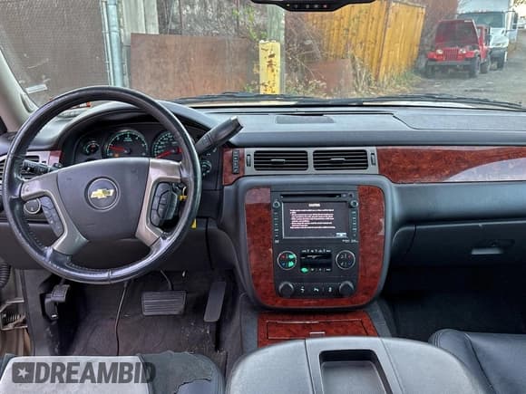 ✅ 2013 Chevrolet Tahoe LTZ • VIN: 1GNSKCE04DR135035 • Лот: 94573035. Опубликован ранее на Copart с пробегом 152 544 миль. Бесплатный доступ к архиву аукционных продаж из США и подробный отчёт об истории автомобиля на DreamBid. Изображение 9.