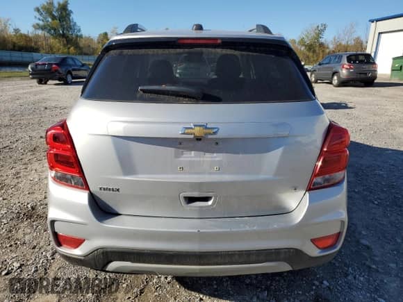 2020 Chevrolet Trax LT with VIN KL7CJLSB4LB029727, listed as a Copart auction lot 82348905 with 61,924 mi miles and Salvage title. Bid and sale history available at DreamBid. Image 6.