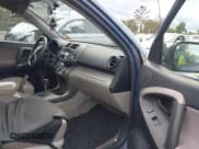 ✅ 2008 Toyota RAV4 • VIN: JTMBD33V685151963 • Lot: 43105287. Wystawiony na IAAI z przebiegiem 229 499 mil. Bezpłatny archiwum sprzedaży aukcyjnych z USA i szczegółowy raport historii pojazdu na DreamBid. Zdjęcie 5.