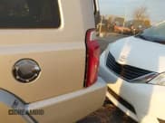 ✅ 2007 Jeep Commander Overland • VIN: 1J8HG68227C653826 • Лот: 40649706. Опубликован ранее на IAAI с пробегом 225 538 миль. Бесплатный доступ к архиву аукционных продаж из США и подробный отчёт об истории автомобиля на DreamBid. Изображение 6.