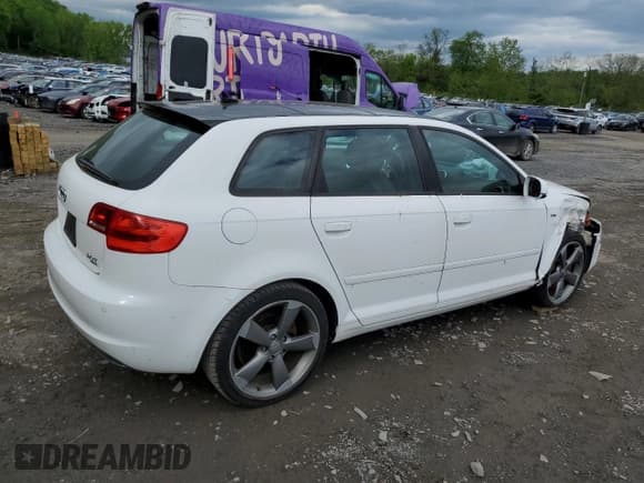 ✅ 2012 Audi A3 Premium Plus • VIN: WAUMFAFM3CA029052 • Лот: 55106985. Опубликован ранее на Copart с пробегом 121 802 миль. Бесплатный доступ к архиву аукционных продаж из США и подробный отчёт об истории автомобиля на DreamBid. Изображение 3.