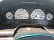 ✅ 2004 Ford Thunderbird Deluxe • VIN: 1FAHP60A04Y100445 • Лот: 56583305. Опубликован ранее на Copart с пробегом 74 343 миль. Бесплатный доступ к архиву аукционных продаж из США и подробный отчёт об истории автомобиля на DreamBid. Изображение 9.