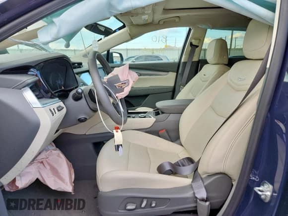 ✅ 2025 Cadillac XT5 FWD Premium Luxury • VIN: 1GYKNCRS6SZ145262 • Lot: 85492895. Wystawiony na Copart z przebiegiem 3 743 mil. Bezpłatny archiwum sprzedaży aukcyjnych z USA i szczegółowy raport historii pojazdu na DreamBid. Zdjęcie 7.