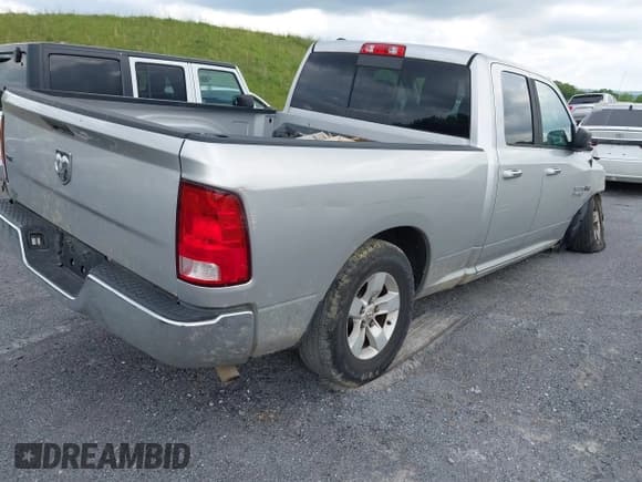 ✅ 2017 Ram 1500 SLT • VIN: 1C6RR6GT1HS676075 • Lot: 41629734. Wystawiony na IAAI z przebiegiem 95 711 mil. Bezpłatny archiwum sprzedaży aukcyjnych z USA i szczegółowy raport historii pojazdu na DreamBid. Zdjęcie 4.