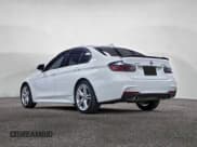 ✅ 2017 BMW 3 Series 340i xDrive • VIN: WBA8B7G52HNU37534 • Lot: 94757265. Wystawiony na Copart z przebiegiem 105 833 mil. Bezpłatny archiwum sprzedaży aukcyjnych z USA i szczegółowy raport historii pojazdu na DreamBid. Zdjęcie 3.