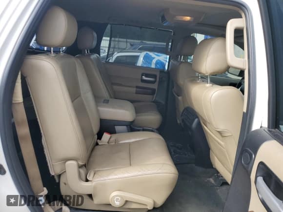 ✅ 2014 Toyota Sequoia Platinum • VIN: 5TDYY5G11ES052054 • Lot: 90025655. Wystawiony na Copart z przebiegiem 217 816 mil. Bezpłatny archiwum sprzedaży aukcyjnych z USA i szczegółowy raport historii pojazdu na DreamBid. Zdjęcie 11.
