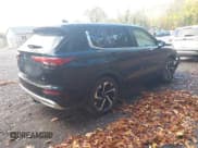 ✅ 2022 Mitsubishi Outlander SE • VIN: JA4J4UA82NZ025046 • Lot: 43472463. Listed on IAAI with 58,095 mi. Free auction sales archive from the USA and detailed vehicle history report at DreamBid. Image 4.