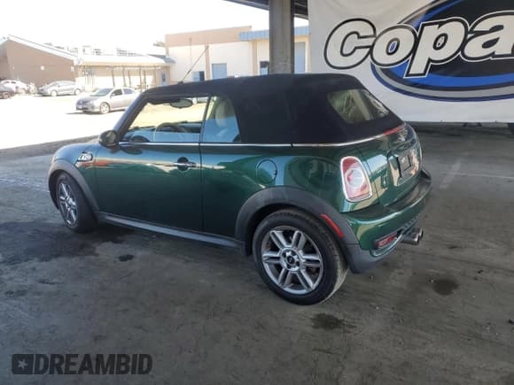 ✅ 2014 MINI Convertible S • VIN: WMWZP3C53ET707222 • Лот: 85527135. Опубликован ранее на Copart с пробегом 102 526 миль. Бесплатный доступ к архиву аукционных продаж из США и подробный отчёт об истории автомобиля на DreamBid. Изображение 2.