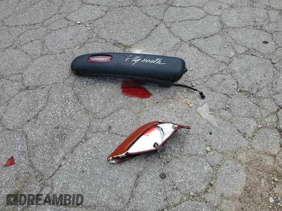 ✅ 2001 Plymouth Prowler • VIN: 1P3EW65G21V701950 • Лот: 65614715. Опубликован ранее на Copart с пробегом 20 781 миль. Бесплатный доступ к архиву аукционных продаж из США и подробный отчёт об истории автомобиля на DreamBid. Изображение 12.