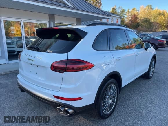 ✅ 2016 Porsche Cayenne S E-Hybrid • VIN: WP1AE2A20GLA17115 • Lot: 43488962. Wystawiony na IAAI z przebiegiem 130 451 mil. Bezpłatny archiwum sprzedaży aukcyjnych z USA i szczegółowy raport historii pojazdu na DreamBid. Zdjęcie 4.