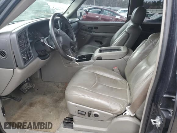 ✅ 2005 Chevrolet Suburban LT • VIN: 1GNFK16Z05J119546 • Лот: 46299645. Опубликован ранее на Copart с пробегом 227 205 миль. Бесплатный доступ к архиву аукционных продаж из США и подробный отчёт об истории автомобиля на DreamBid. Изображение 7.