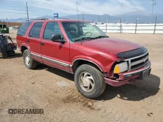 ✅ 1995 Chevrolet Blazer • VIN: 1GNDT13W9S2176851 • Lot: 67666525. Wystawiony na Copart z przebiegiem 125 070 mil. Bezpłatny archiwum sprzedaży aukcyjnych z USA i szczegółowy raport historii pojazdu na DreamBid. Zdjęcie 4.