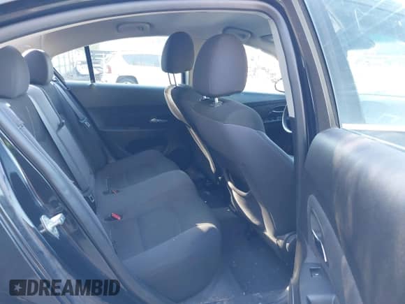 2012 Chevrolet Cruze 1LT z VIN 1G1PF5SC2C7387396, wystawiony jako IAAI lot #43401730 z przebiegiem 137 692 mil mil oraz . Historia ofert i sprzedaży dostępna na DreamBid. Obrazek 8.