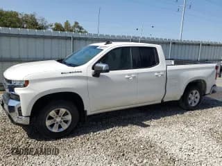 ✅ 2020 Chevrolet Silverado 1500 LT • VIN: 1GCRWCED1LZ172699 • Lot: 81118685. Wystawiony na Copart z przebiegiem 154 547 mil. Bezpłatny archiwum sprzedaży aukcyjnych z USA i szczegółowy raport historii pojazdu na DreamBid. Zdjęcie 1.