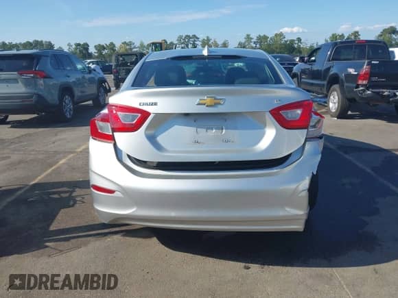 2016 Chevrolet Cruze LT z VIN 1G1BE5SM6G7266382, wystawiony jako IAAI lot #43297841 z przebiegiem 182 239 mil mil oraz . Historia ofert i sprzedaży dostępna na DreamBid. Obrazek 16.