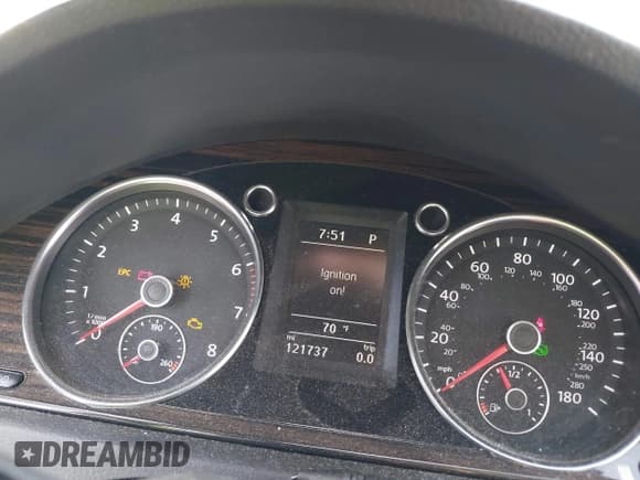 ✅ 2014 Volkswagen CC Executive • VIN: WVWRP7AN7EE501483 • Lot: 42090985. Listed on IAAI with 121,737 mi. Free auction sales archive from the USA and detailed vehicle history report at DreamBid. Image 7.