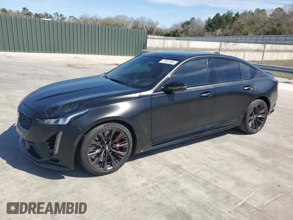 ✅ 2024 Cadillac CT5-V Blackwing • VIN: 1G6D25R60R0860044 • Lot: 47607835. Wystawiony na Copart z przebiegiem 13 833 mil. Bezpłatny archiwum sprzedaży aukcyjnych z USA i szczegółowy raport historii pojazdu na DreamBid. Zdjęcie 1.