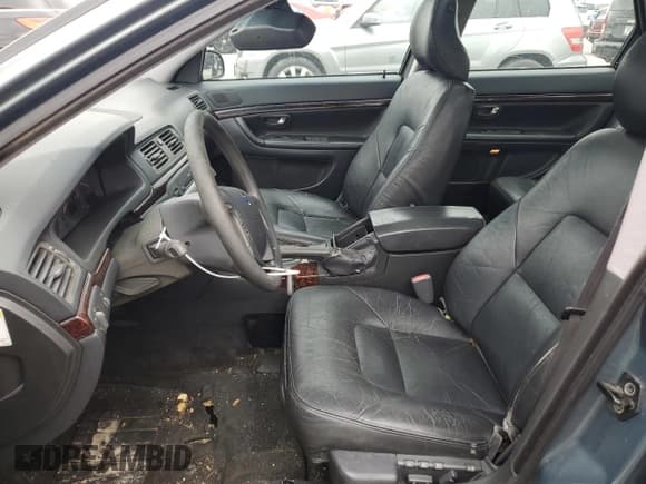 ✅ 2001 Volvo S80 • VIN: YV1TS94D211183190 • Lot: 72679644. Listed on Copart with 214,166 mi. Free auction sales archive from the USA and detailed vehicle history report at DreamBid. Image 7.