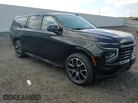 ✅ 2025 Chevrolet Suburban RST • VIN: 1GNS6ERD2SR270833 • Lot: 66880265. Listed on Copart with 21,761 mi. Free auction sales archive from the USA and detailed vehicle history report at DreamBid. Image 14.