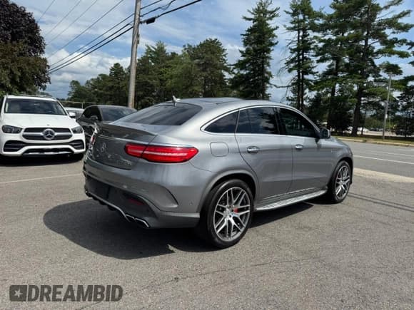 ✅ 2016 Mercedes-Benz GLE 63 S AMG • VIN: 4JGED7FBXGA010286 • Lot: 65643305. Wystawiony na Copart z przebiegiem 96 771 mil. Bezpłatny archiwum sprzedaży aukcyjnych z USA i szczegółowy raport historii pojazdu na DreamBid. Zdjęcie 3.