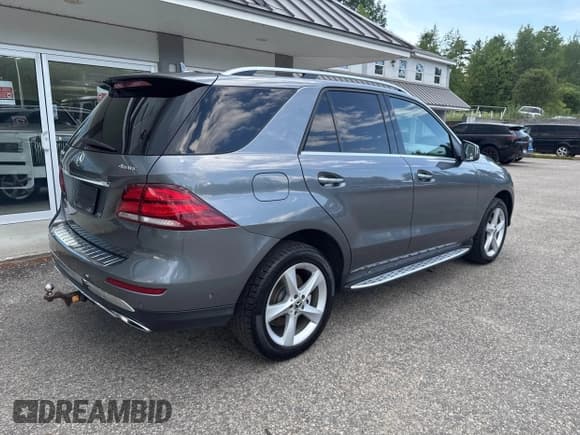 ✅ 2018 Mercedes-Benz GLE 350 • VIN: 4JGDA5HB3JB064035 • Lot: 42653855. Listed on IAAI with 110,573 mi. Free auction sales archive from the USA and detailed vehicle history report at DreamBid. Image 4.