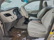 ✅ 2012 Toyota Sienna LE • VIN: 5TDKK3DC4CS186216 • Lot: 96060625. Wystawiony na Copart z przebiegiem 211 342 mil. Bezpłatny archiwum sprzedaży aukcyjnych z USA i szczegółowy raport historii pojazdu na DreamBid. Zdjęcie 7.