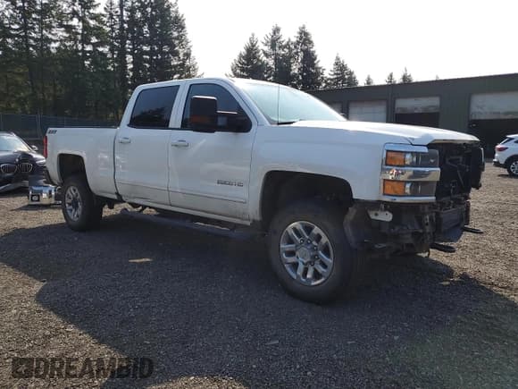✅ 2017 Chevrolet Silverado 2500HD LT • VIN: 1GC1KVEG4HF110138 • Lot: 71851005. Listed on Copart with 109,875 mi. Free auction sales archive from the USA and detailed vehicle history report at DreamBid. Image 4.