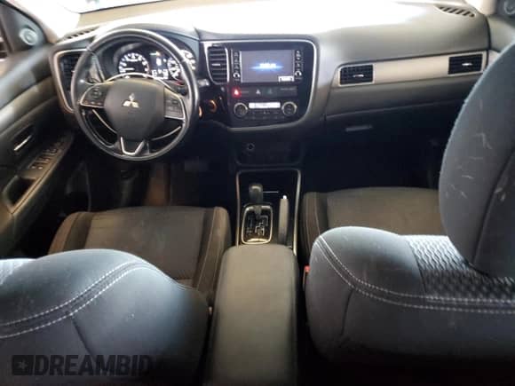 2017 Mitsubishi Outlander ES z VIN JA4AD2A31HZ039940, wystawiony jako Copart lot #80494305 z przebiegiem 80 217 mil mil oraz Szkoda całkowita • Salvage title. Historia ofert i sprzedaży dostępna na DreamBid. Obrazek 8.