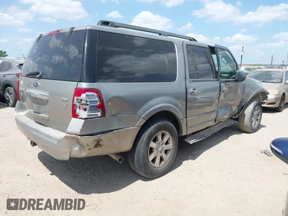 ✅ 2009 Ford Expedition Max SSV • VIN: 1FMFK155X9LA03932 • Lot: 42770594. Wystawiony na IAAI z przebiegiem 151 968 mil. Bezpłatny archiwum sprzedaży aukcyjnych z USA i szczegółowy raport historii pojazdu na DreamBid. Zdjęcie 4.