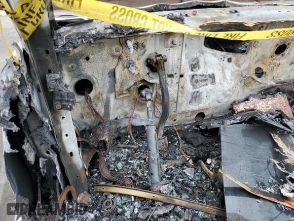 ✅ 2022 Tesla Model Y Performance • VIN: 7SAYGDEF9NF407460 • Lot: 84651275. Listed on Copart with Not provided. Free auction sales archive from the USA and detailed vehicle history report at DreamBid. Image 9.