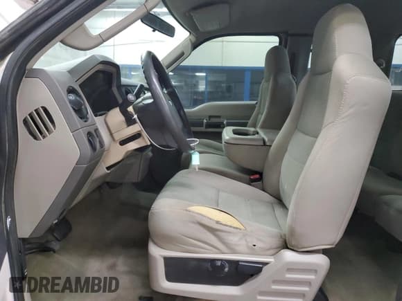 ✅ 2008 Ford F-250 XL • VIN: 1FTSX21538EB68305 • Lot: 87428945. Wystawiony na Copart z przebiegiem 251 045 mil. Bezpłatny archiwum sprzedaży aukcyjnych z USA i szczegółowy raport historii pojazdu na DreamBid. Zdjęcie 7.