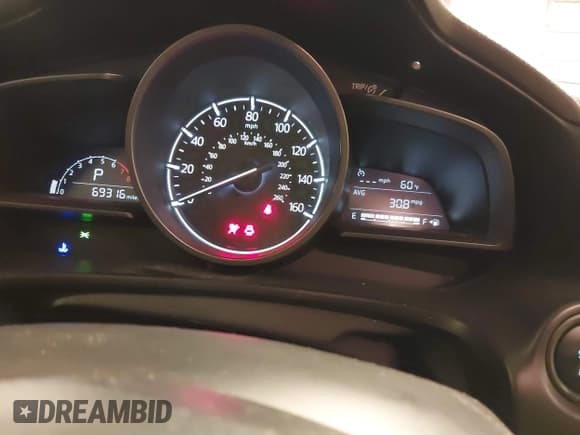 ✅ 2018 Mazda 3 Touring • VIN: 3MZBN1L39JM257949 • Лот: 43606571. Опубликован ранее на IAAI с пробегом 69 316 миль. Бесплатный доступ к архиву аукционных продаж из США и подробный отчёт об истории автомобиля на DreamBid. Изображение 7.