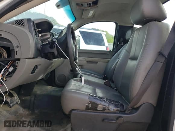 ✅ 2014 Chevrolet Silverado 1500 • VIN: 1GB3CZC8XEF133366 • Lot: 51223124. Wystawiony na Copart z przebiegiem Nie podano. Bezpłatny archiwum sprzedaży aukcyjnych z USA i szczegółowy raport historii pojazdu na DreamBid. Zdjęcie 7.