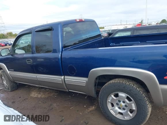 ✅ 2000 Chevrolet Silverado 1500 LS • VIN: 2GCEK19T5Y1184998 • Лот: 43539627. Опубликован ранее на IAAI с пробегом 271 250 миль. Бесплатный доступ к архиву аукционных продаж из США и подробный отчёт об истории автомобиля на DreamBid. Изображение 14.
