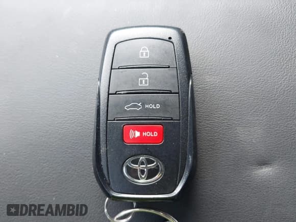 ✅ 2024 Toyota Crown XLE • VIN: JTDAAAAF3R3030244 • Lot: 41847152. Wystawiony na IAAI z przebiegiem 18 676 mil. Bezpłatny archiwum sprzedaży aukcyjnych z USA i szczegółowy raport historii pojazdu na DreamBid. Zdjęcie 11.