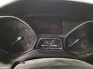 ✅ 2015 Ford Focus Titanium • VIN: 1FADP3J27FL357798 • Lot: 82706505. Wystawiony na Copart z przebiegiem Nie podano. Bezpłatny archiwum sprzedaży aukcyjnych z USA i szczegółowy raport historii pojazdu na DreamBid. Zdjęcie 9.