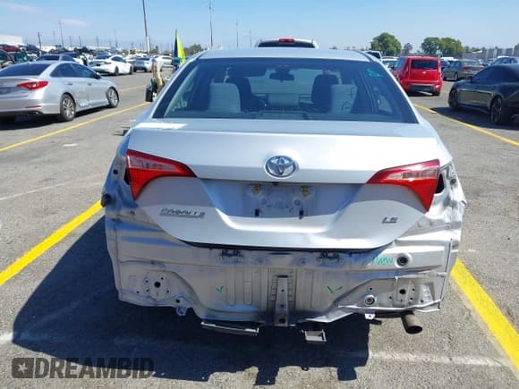 ✅ 2018 Toyota Corolla LE • VIN: 2T1BURHE3JC066597 • Lot: 43322062. Listed on IAAI with 114,237 mi. Free auction sales archive from the USA and detailed vehicle history report at DreamBid. Image 17.