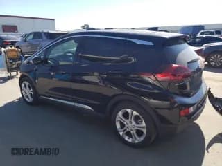 ✅ 2021 Chevrolet Bolt EV 1LT • VIN: 1G1FW6S0XM4112160 • Лот: 46789344. Опубликован ранее на Copart с пробегом 27 235 миль. Бесплатный доступ к архиву аукционных продаж из США и подробный отчёт об истории автомобиля на DreamBid. Изображение 2.