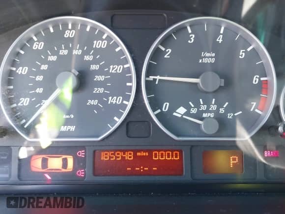 2001 BMW 3 Series 330Ci with VIN WBABS53401JU81570, listed as a IAAI auction lot 42773272 with 185,948 mi miles and . Bid and sale history available at DreamBid. Image 7.