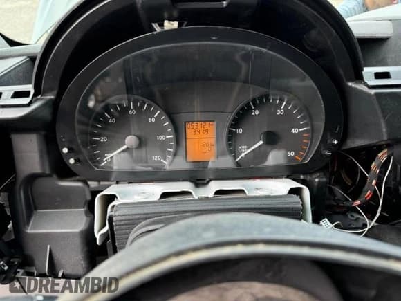 ✅ 2016 Mercedes-Benz Sprinter Cargo • VIN: WD3PE7DD6GP339069 • Lot: 74142614. Listed on Copart with 53,121 mi. Free auction sales archive from the USA and detailed vehicle history report at DreamBid. Image 8.