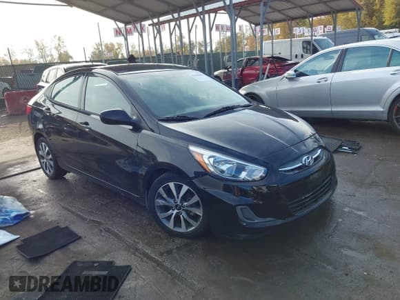 ✅ 2017 Hyundai Accent SE • VIN: KMHCT4AE0HU322918 • Лот: 43556648. Опубликован ранее на IAAI с пробегом 76 393 миль. Бесплатный доступ к архиву аукционных продаж из США и подробный отчёт об истории автомобиля на DreamBid. Изображение 1.