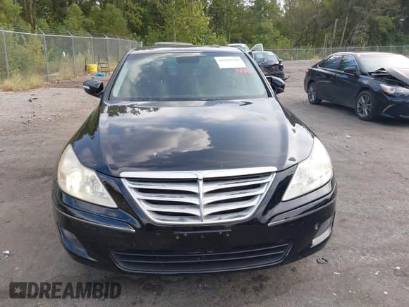 ✅ 2009 Hyundai Genesis • VIN: KMHGC46E99U017557 • Lot: 43324510. Wystawiony na IAAI z przebiegiem 276 635 mil. Bezpłatny archiwum sprzedaży aukcyjnych z USA i szczegółowy raport historii pojazdu na DreamBid. Zdjęcie 12.