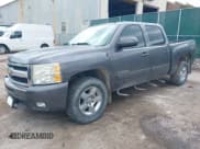 ✅ 2011 Chevrolet Silverado 1500 LTZ • VIN: 3GCPKTE3XBG290016 • Lot: 43051088. Wystawiony na IAAI z przebiegiem 220 359 mil. Bezpłatny archiwum sprzedaży aukcyjnych z USA i szczegółowy raport historii pojazdu na DreamBid. Zdjęcie 2.