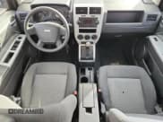 ✅ 2008 Jeep Compass Sport • VIN: 1J8FF47W28D565776 • Лот: 93067875. Опубликован ранее на Copart с пробегом 236 191 миль. Бесплатный доступ к архиву аукционных продаж из США и подробный отчёт об истории автомобиля на DreamBid. Изображение 8.